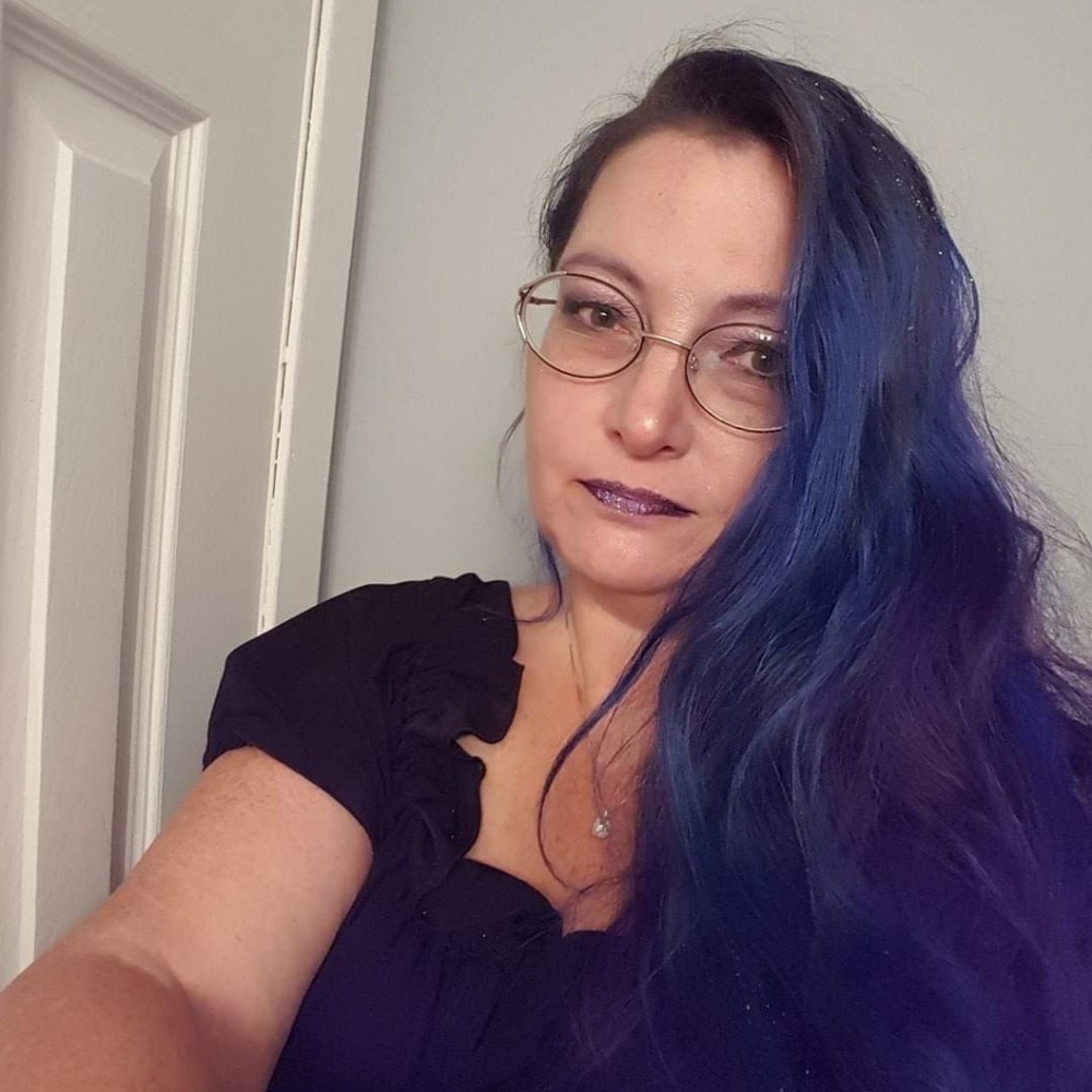 Meet your Posher, Dina